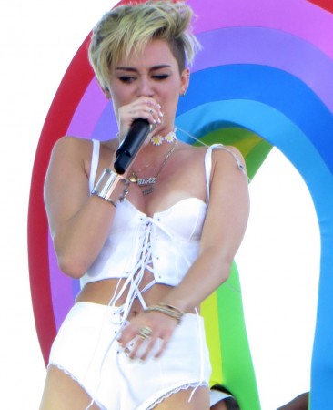 Miley Cyrus flashes a bit too much flesh at the iHeart music festival