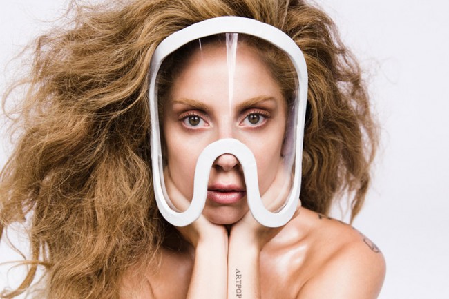 Lady-Gaga-Takes-Control-650x433.jpg