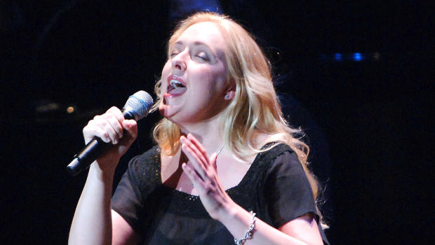 Mindy McCready, shoots herself