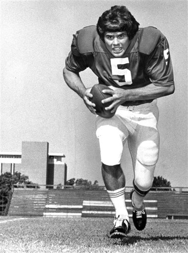  QB Steve Davis dies in plane crashed 