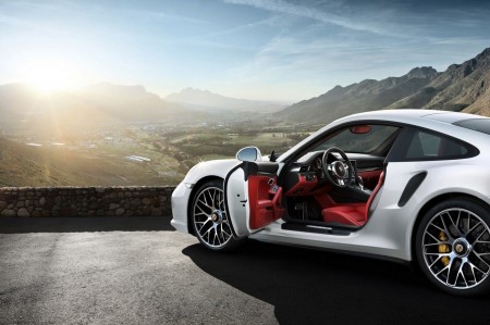 The New Porsche 911 Turbo (video)