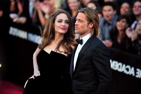 Brad Pitt and Angelina Jolie Happy Birthday in Paris 1 Brad Pitt buys Angelina a happy birthday meal in Paris