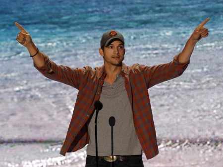 Ashton Kutcher Teen Choice Award Speech an Epic Win (Video) 1 Ashton Kutcher Teen Choice Award is Epic Win