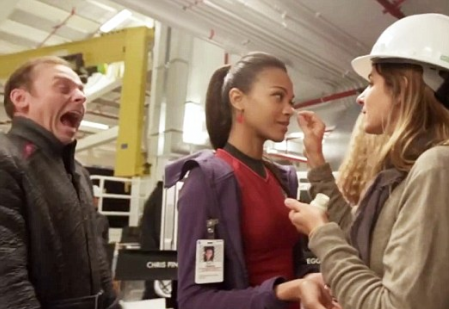 Zoe Saldana Pranked By Simon Pegg on Star Trek (Video)