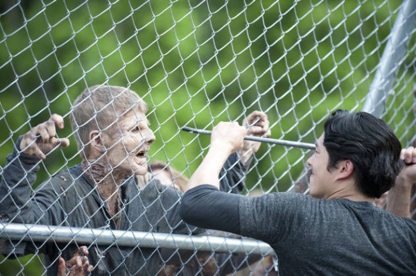 the-walking-dead-infected-steven-yeun-600x398