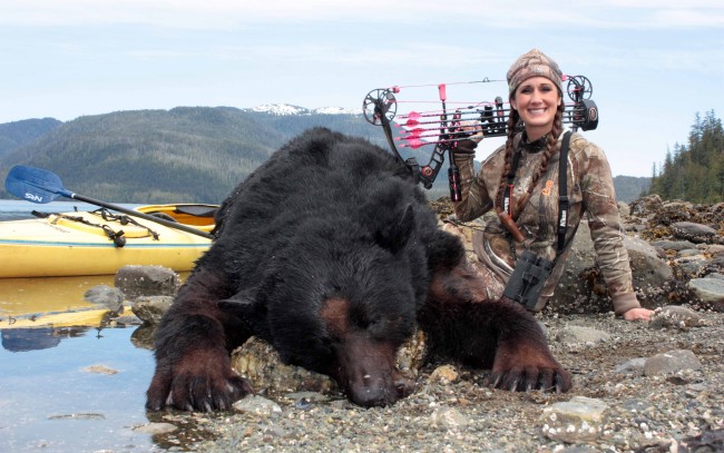Melissa Bachman kills a lion on a hunt and outrages the world when she smiled in the photo