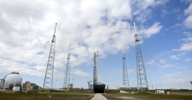 Space X's Thanksgiving Launch Thwarted by Engine Problems 1 SpaceX Thanksgiving launch thwarted by engine problems.jpg-large