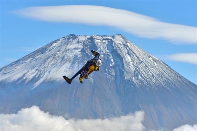 Yves Rossy flying above Mount Fuji