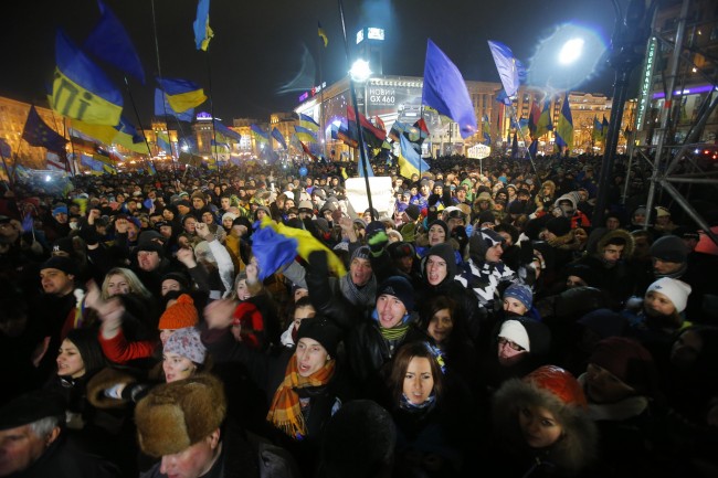 world, ukraine, rally, protests, violent