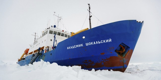 Akademik Shokalskiy Remains Trapped in Ice After a Third Rescue Attempt