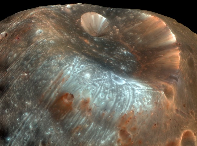Mars Express Orbiter Completes a Daring Phobos Flyby 1 Mars Express Orbiter Completes a Daring Phobos Flyby