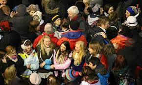 Will You Be Singing 'Auld Lang Syne' Tuesday Night? 2 Will You be Singing Auld Lang Syne Tuesday Night?