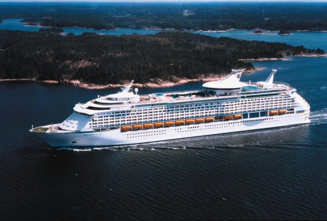 Royal Caribbean Passengers and Crew Fall Ill royal caribbean