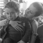 Chewbacca Actor Peter Mayhew Shares Shots from ‘Star Wars’ Set Chewbacca