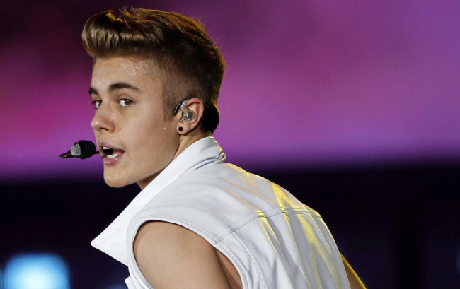 Justin Bieber embarrassment frisked by cops during DUI booking