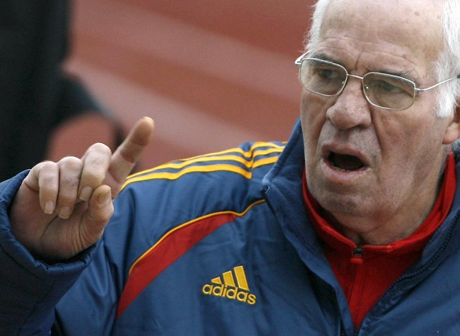 Aragones, sports, dies
