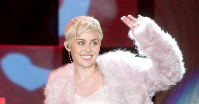 Miley Cyrus loses Liam Hemsworth's 100,000 engagement ring