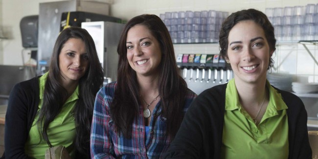 Anonymous Benefactor Gives Waitresses $15.000 Tip tip