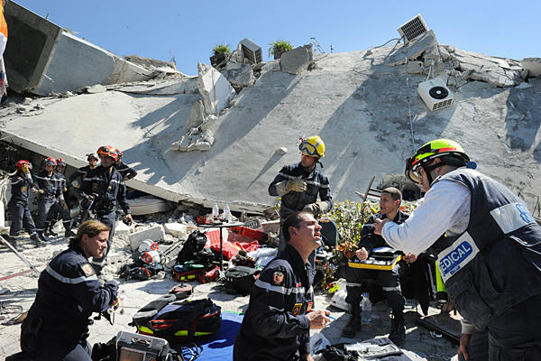 Earthquake Measuring 5.6 Strikes Ecuador