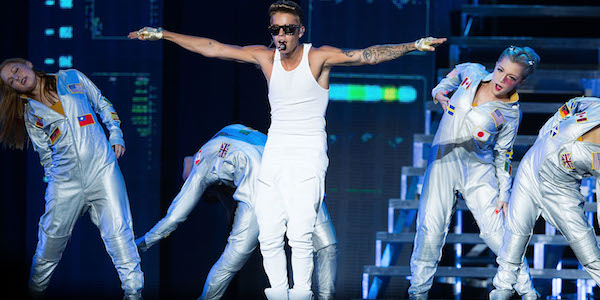 Justin Bieber Yoga Brings Namaste to MTV 