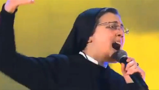 Nun Sister Scuccia Sings Alicia Keyes Song on The Voice (Video) 1 Nun Sister Scuccia Sings Alicia Keyes Song on The Voice (Video)
