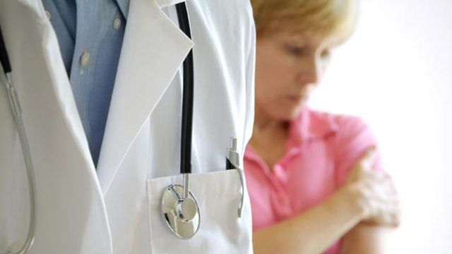 Women Learn The Warning Signs of a Stroke