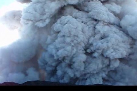 Tungurahua Volcano in Ecuador Spews Ash 6 Miles High