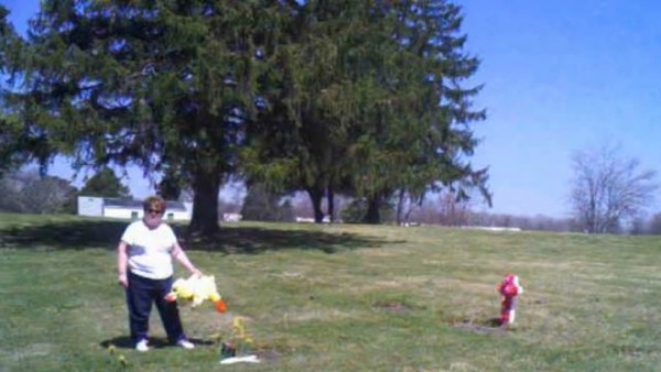 Ohio Woman Caught on Camera in Cemetery Theft
