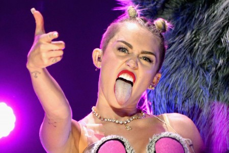 Boob Tit Miley Cyrus - Miley Cyrus Gets Teen UK Fans to Flash Boobs at Concert - Guardian Liberty  Voice