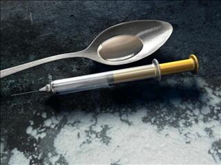 Courts Seeks to Fight Heroin Needles With Treatment Needles - small