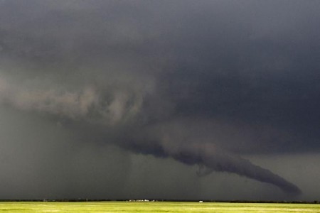 Physicist Wants to Build Walls Around American Midwest to Keep Tornadoes out 1 Physicist Wants to Build Walls Around American Midwest to Keep Tornadoes Out