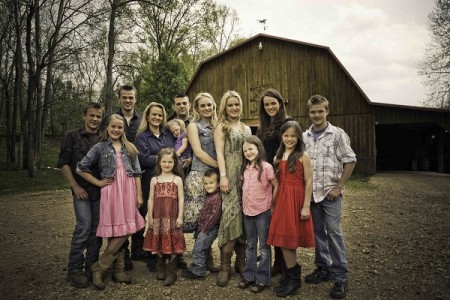 Willis Clan Rivals the Duggar Family [Video]