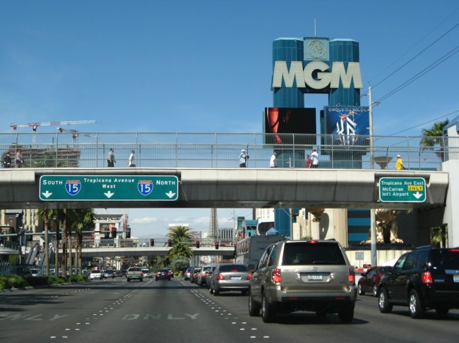 Bomb Threat Closes I-15 at Tropicana Avenue in Las Vegas bomb