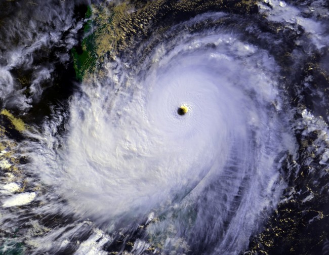Vongfong Typhoon Reaches Island of Kyushu 1 Typhoon