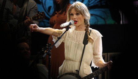 Taylor Swift Called a Hypocrite After Being Hailed for Rant Against Apple Swift