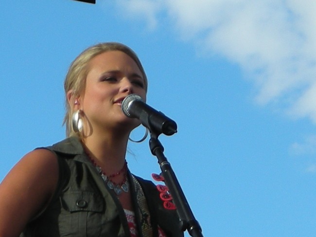 Miranda Lambert Opens No-Kill Shelter Lambert