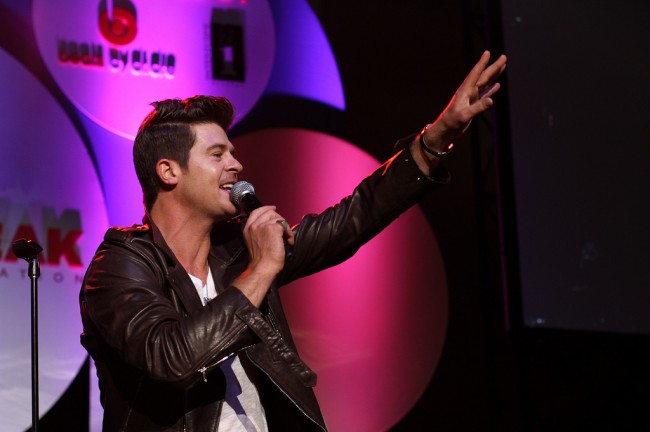 Robin Thicke Possibly Hooking up With Young Model April Love Geary thicke