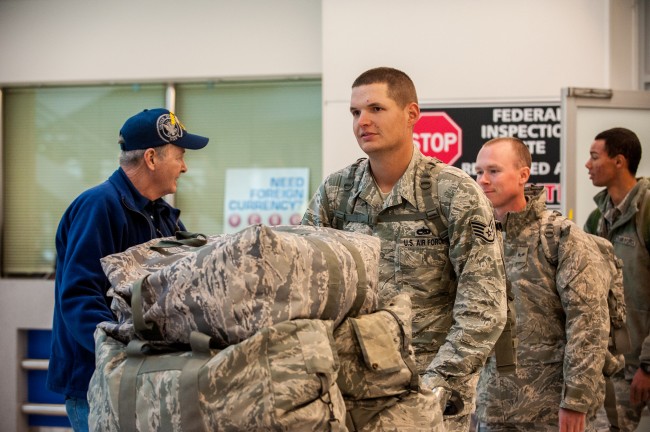 Soldier on Leave Kicked Out of Wife's Apartment by Landlord soldier