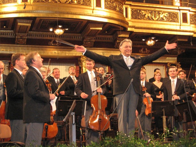 Vienna Philharmonic Welcomes 2015 With Annual New Year’s Concert Vienna Philharmonic