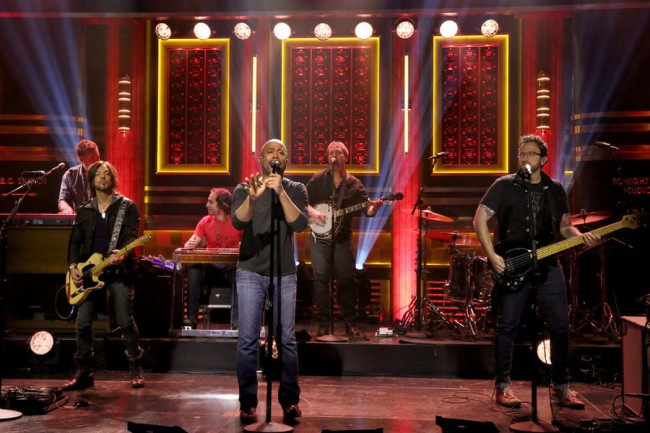 Jimmy Fallon and Charlie Day Play '5 Second Summaries' Jimmy Fallon