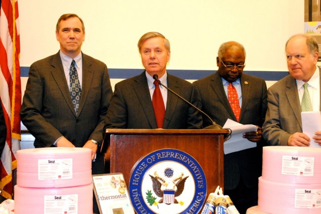 GOP Candidates Take Turns Bashing Hillary Clinton GOP