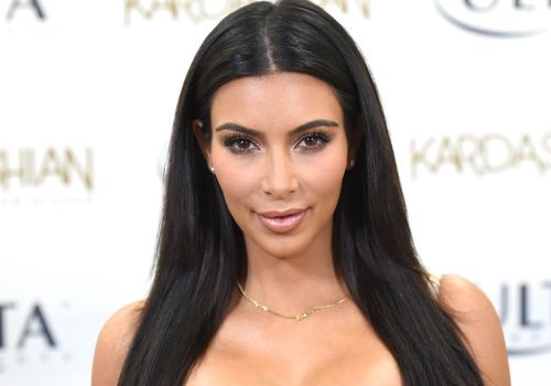 Kim Kardashian Blurred Out of Photo by Jewish Orthodox News Website Kim Kardashian