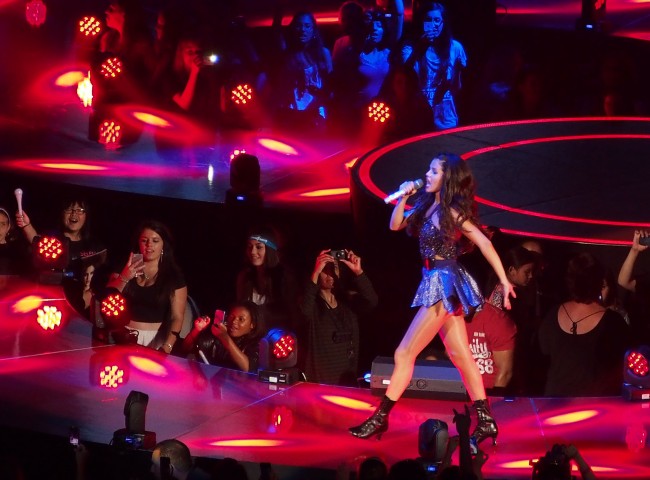 Selena Gomez New Album: Taylor Swift Helps Pal To Write Heartbreak Songs gomez