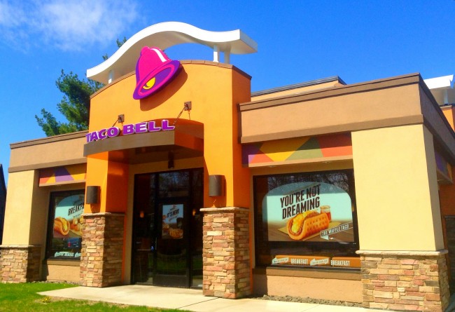 Taco Bell to Start Selling Alcohol in Chicago Restaurant taco bell