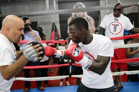 ESPN Boxing Saturday Showdown Will Feature Keith Thurman vs. Luis Collazo boxing