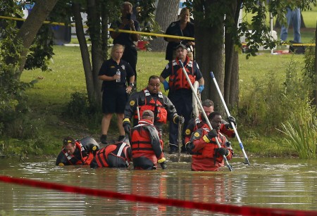 ct-garfield-park-lagoon-body-20150909