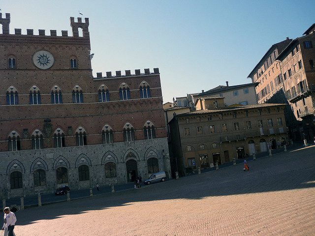French Mob Riotes on Streets French