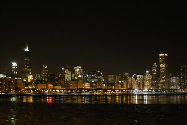 Some Chicago Establishments Start Serving Vaccine Only People Chicago