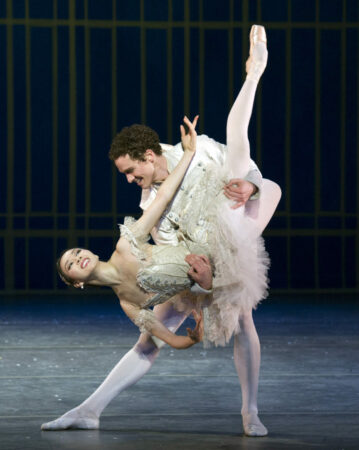 American Ballet Theatre Returns to ‘The Nutcracker’ With Charm, Magic 1 The Nutcracker