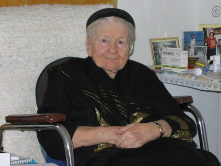 Irena Sendler Heroically Saved Children During Hitler's Polish Invasion Sendler